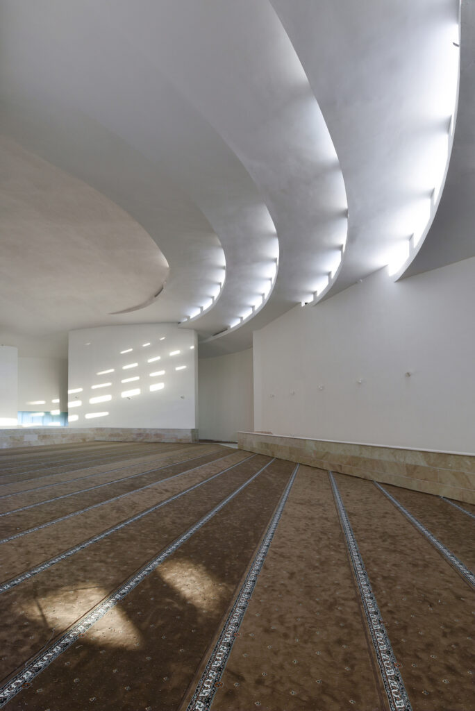 reza daneshmir-cathrine spridonof.fma .complex. architecture. valiasr mosque. diagram. islam mosque. دانشمیر- کاترین اسپریدونف. دیاگرام معماری. مسجد ولیعصر. دفتر حرکت سیال.مساجد دوره اسلامی.نمای شمالی. interior